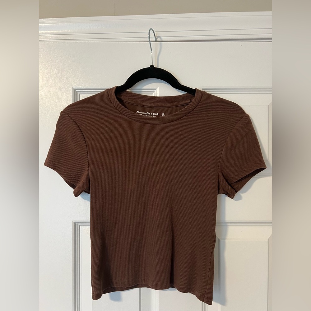 Abercrombie & Fitch Brown Baby Tee XS